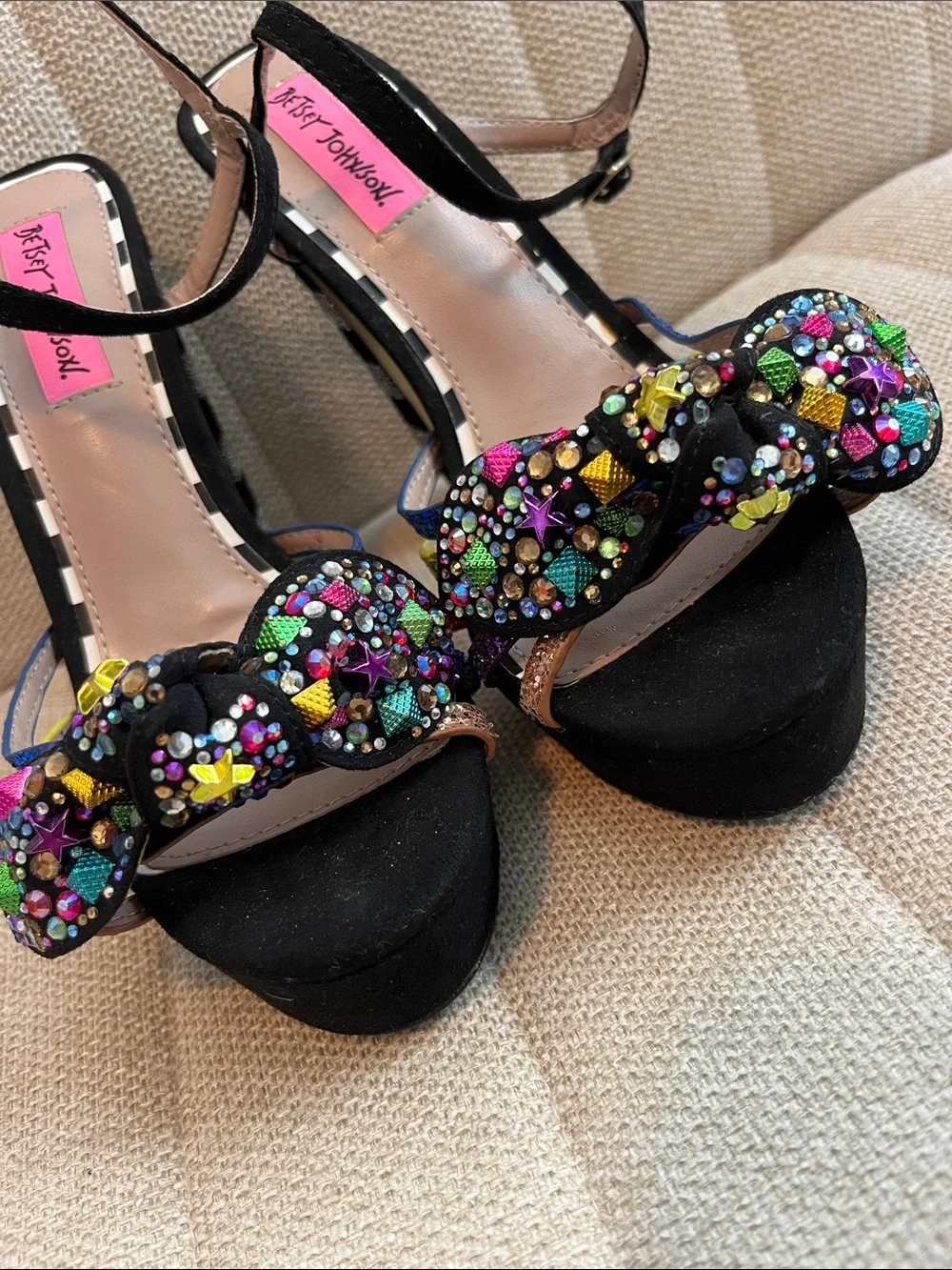 Betsey Johnson tobie rhinestone glitter metallic embellished platform sandals 7